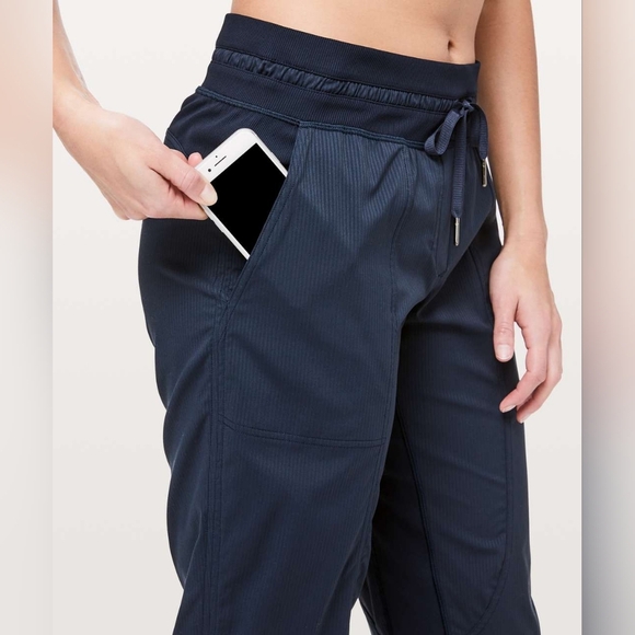 Lululemon Dance Studio Crop 25" In True Navy Women's Size 6. - Picture 4 of 15